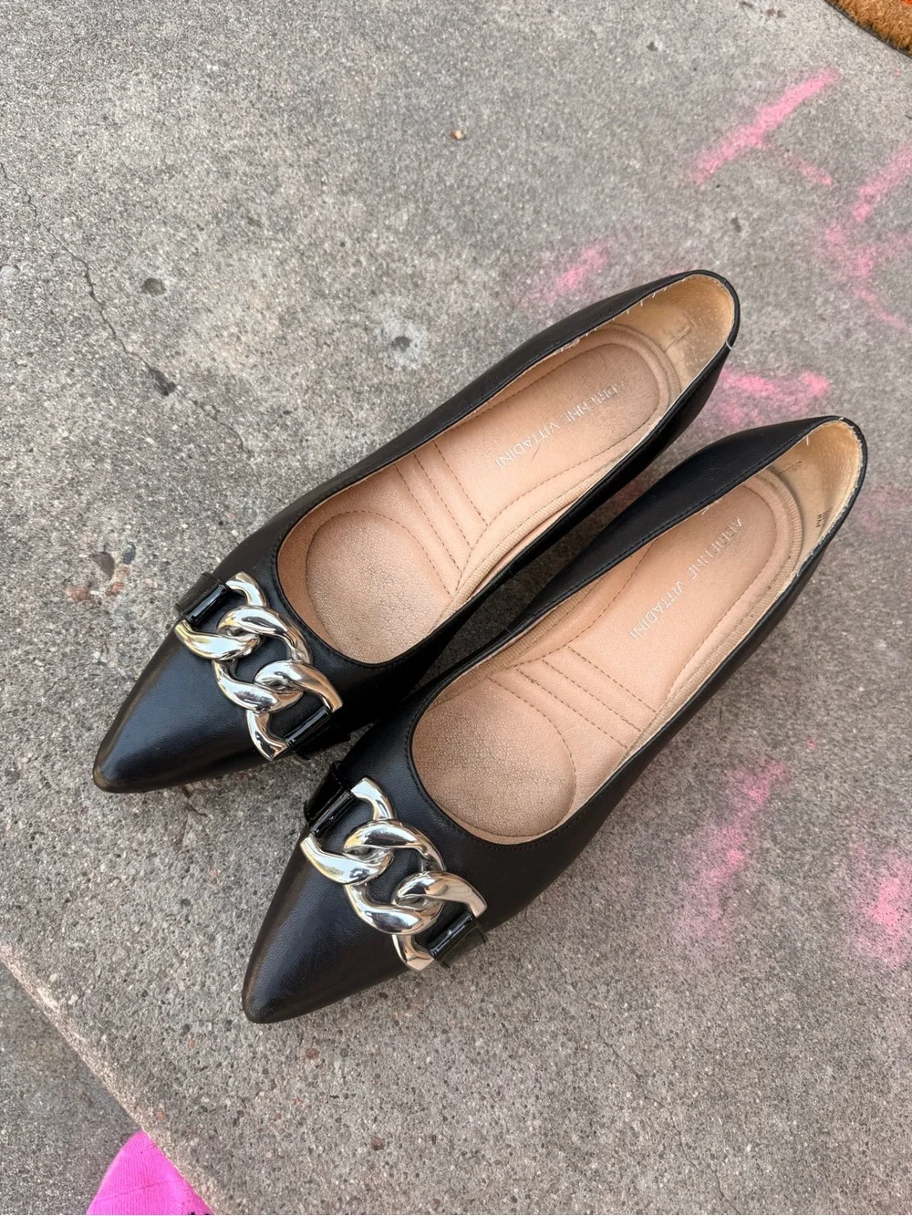 Pointed Toe Black Chain-Accent Women’s kitten heels
